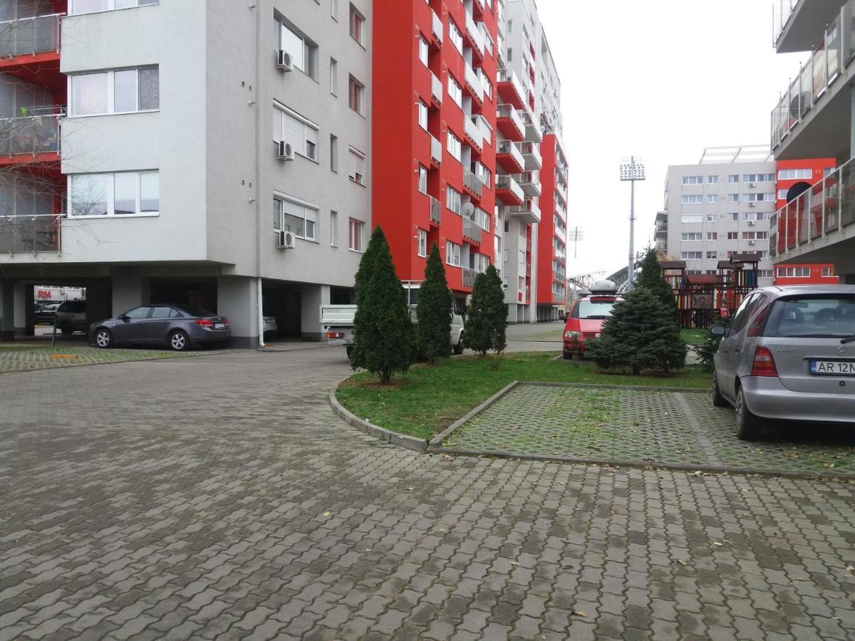 Intim Studio Flat Arad Exterior foto