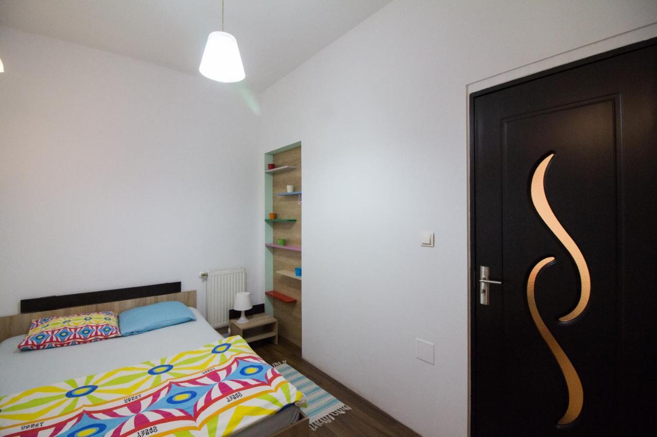 Intim Studio Flat Arad Exterior foto